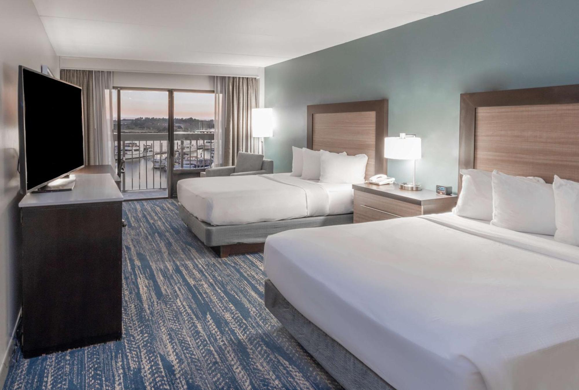 Doubletree By Hilton New Bern - Riverfront Exterior photo