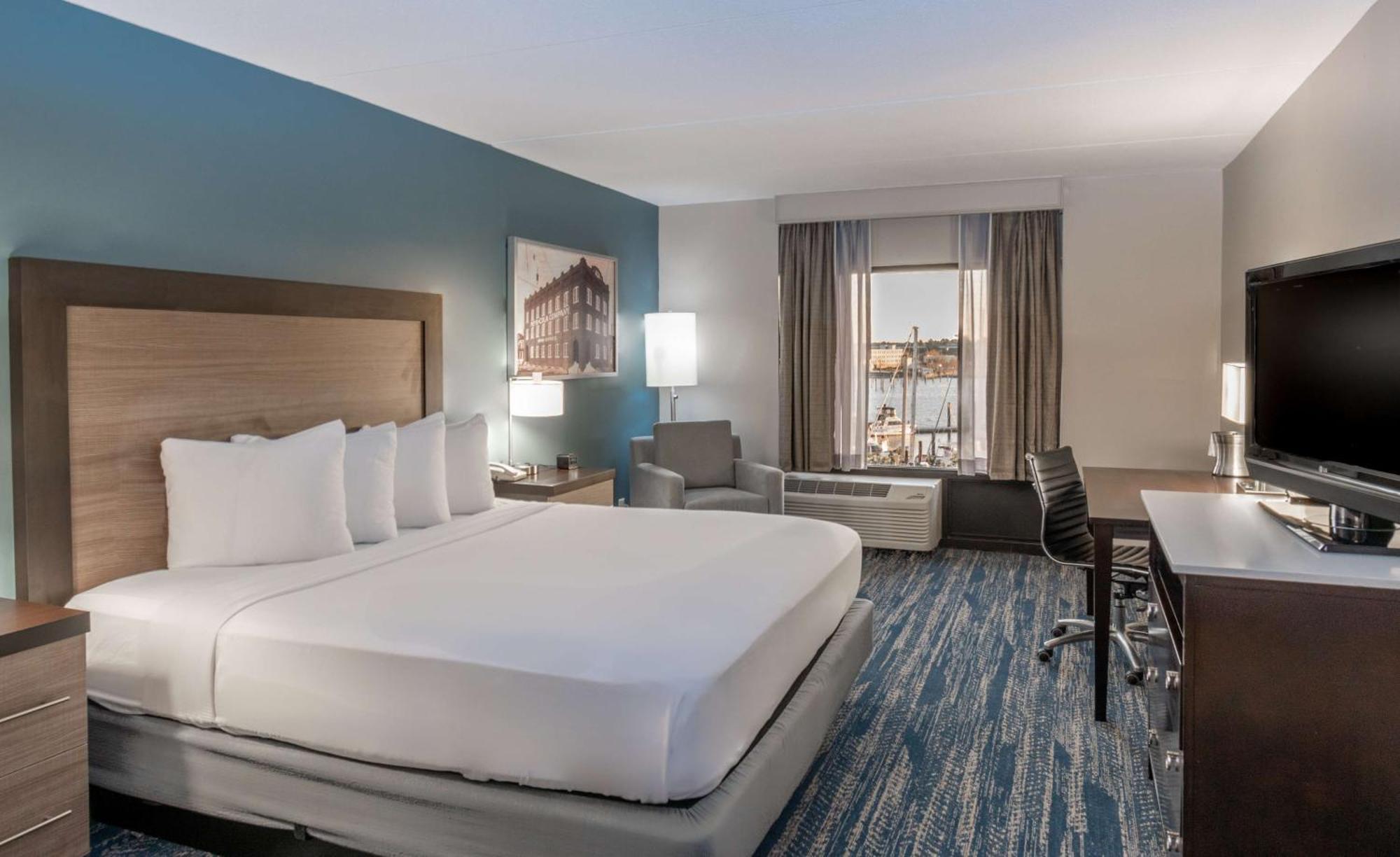Doubletree By Hilton New Bern - Riverfront Exterior photo